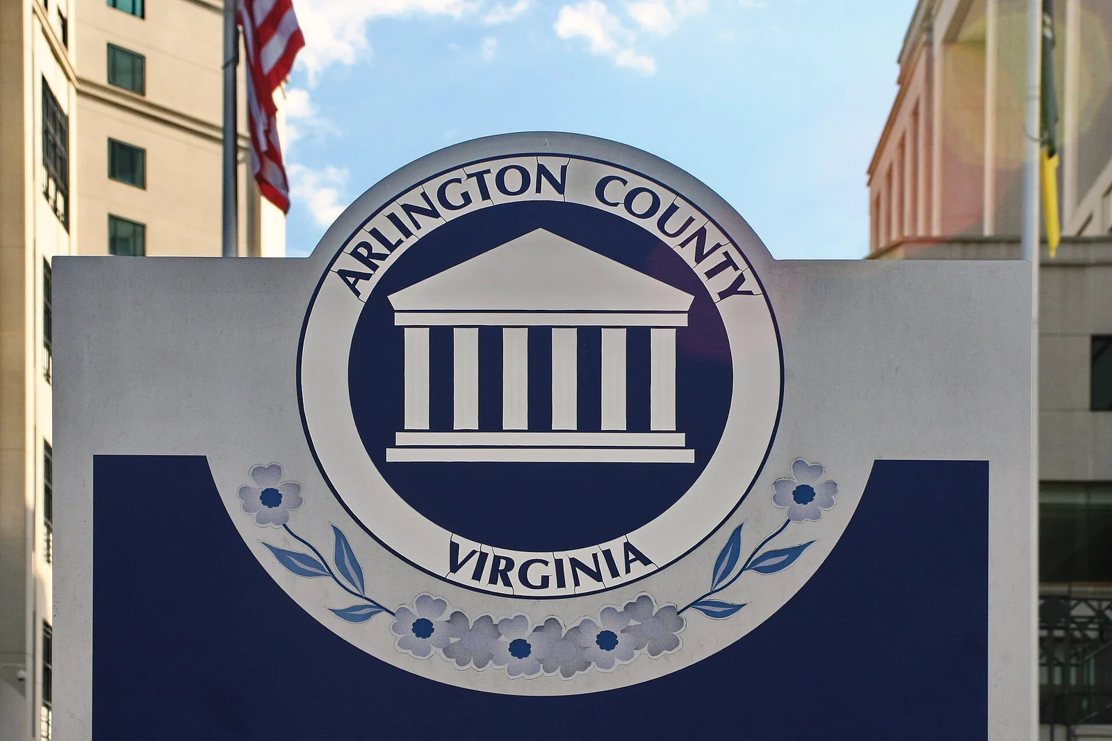 The Arlington County seal on a sign in the Courthouse area of Arlington.
