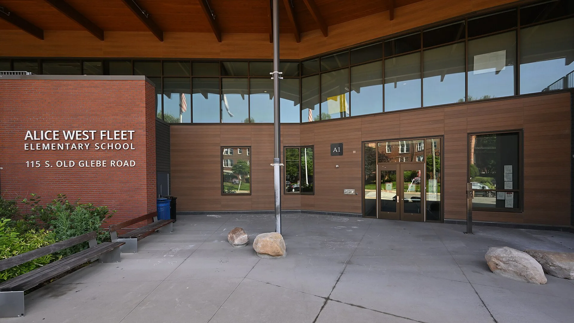 The main entrance to Alice West Fleet Elementary School on South Old Glebe Road in Arlington.